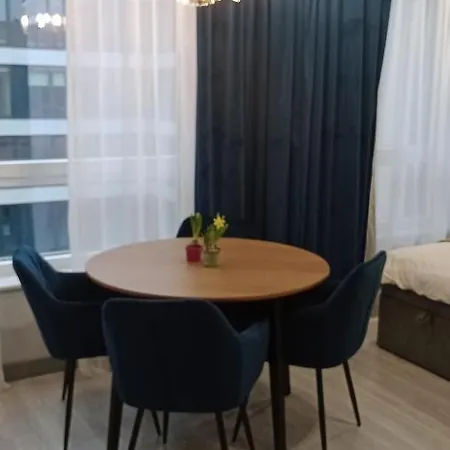 Manu Park Z Garazem Centrum Apartment *
