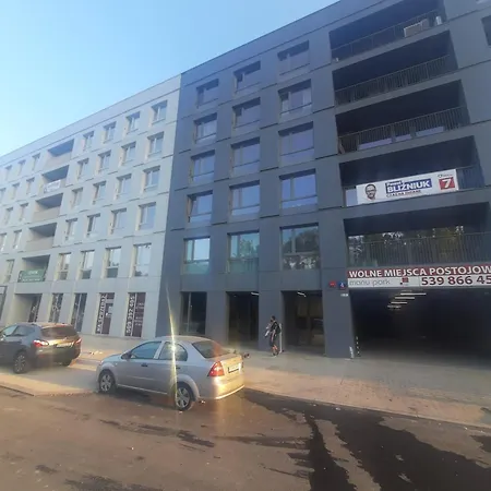Manu Park Parking Gratis Obok Manufaktura *