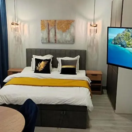 Manu Park Z Garazem Centrum Lodž