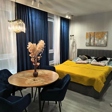 Manu Park Z Garazem Centrum Apartment *